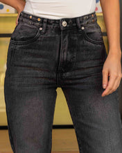 Cargar imagen en el visor de la galería, JEAN STRAIGHT LENGHT RIGIDO TIRO ALTO 4327