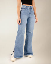 Cargar imagen en el visor de la galería, JEAN MOM FLARE RIGIDO TIRO ALTO 4124