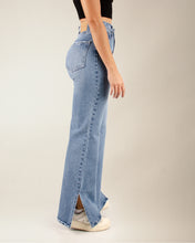 Cargar imagen en el visor de la galería, JEAN MOM FLARE RIGIDO TIRO ALTO 4124