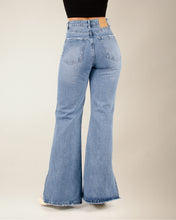 Cargar imagen en el visor de la galería, JEAN MOM FLARE RIGIDO TIRO ALTO 4124