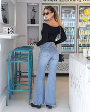 Cargar imagen en el visor de la galería, JEAN MOM FLARE RIGIDO TIRO ALTO 4124