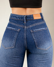 Cargar imagen en el visor de la galería, JEAN MOM FLARE RIGIDO TIRO ALTO 4255