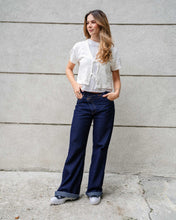 Cargar imagen en el visor de la galería, JEAN MOM FLARE RIGIDO TIRO MEDIO 4256