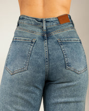 Cargar imagen en el visor de la galería, JEAN MOM FLARE STRETCH TIRO ALTO 4308