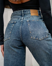 Cargar imagen en el visor de la galería, JEAN MOM FLARE RIGIDO TIRO ALTO 4267
