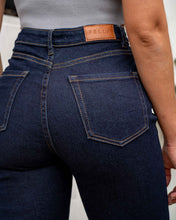 Cargar imagen en el visor de la galería, JEAN MOM FLARE STRETCH TIRO ALTO 4270
