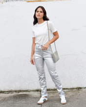 Cargar imagen en el visor de la galería, PANTALON SLIM EFECTO CUERO METALIZADO STRETCH 4167

