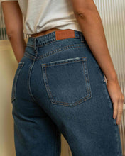 Cargar imagen en el visor de la galería, JEAN STRAIGHT LENGTH RIGIDO TIRO ALTO 4325
