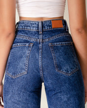 Cargar imagen en el visor de la galería, JEAN MOM FLARE RIGIDO TIRO ALTO 4041
