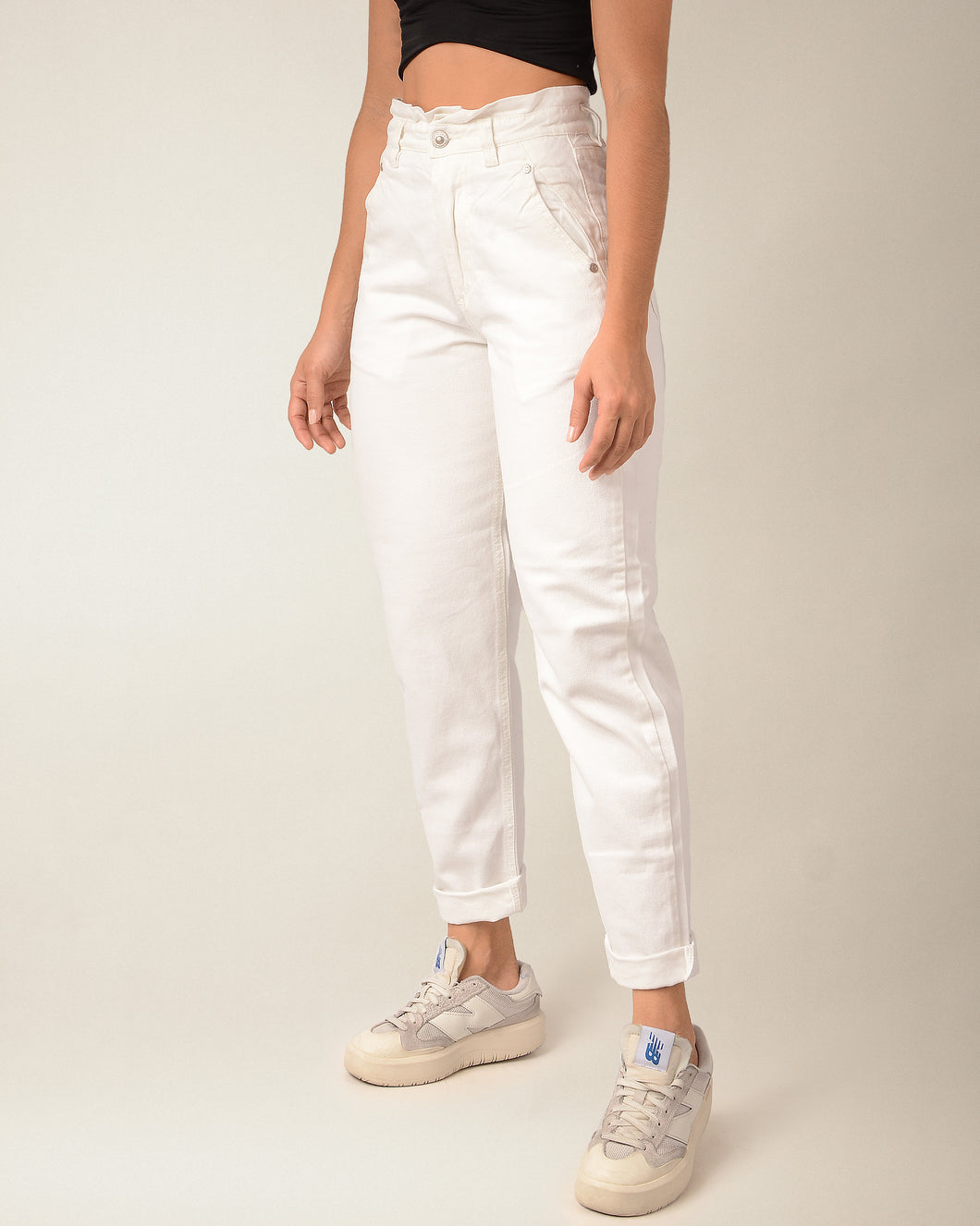 JEAN MOM FIT  RIGIDO PRETINA RESORTADA TIRO ALTO 4130