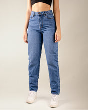 Cargar imagen en el visor de la galería, JEAN MOM FIT RIGIDO TIRO ALTO 4157
