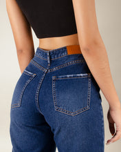 Cargar imagen en el visor de la galería, JEAN MOM FLARE RIGIDO TIRO ALTO 4186
