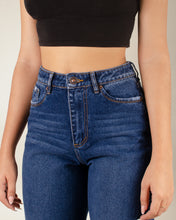 Cargar imagen en el visor de la galería, JEAN MOM FLARE RIGIDO TIRO ALTO 4186

