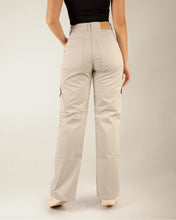Cargar imagen en el visor de la galería, PANTALON STRAIGHT CARGO STRETCH TIRO ALTO 4199
