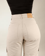 Cargar imagen en el visor de la galería, PANTALON STRAIGHT CARGO STRETCH TIRO ALTO 4199
