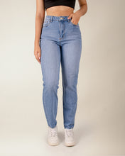 Cargar imagen en el visor de la galería, JEAN MOM FIT RIGIDO TIRO ALTO 4205

