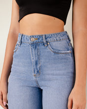 Cargar imagen en el visor de la galería, JEAN MOM FIT RIGIDO TIRO ALTO 4205
