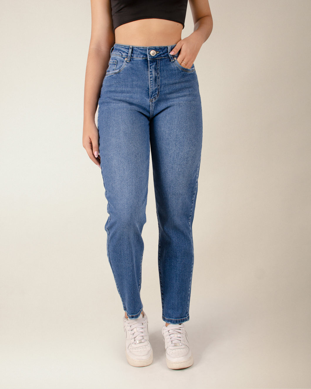 JEAN MOM FIT STRETCH TIRO ALTO 4207