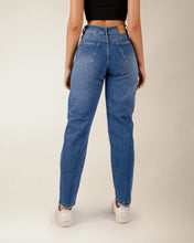 Cargar imagen en el visor de la galería, JEAN MOM FIT STRETCH TIRO ALTO 4207
