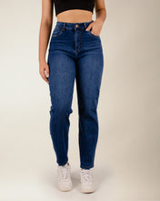 Cargar imagen en el visor de la galería, JEAN MOM FIT STRETCH TIRO ALTO 4209

