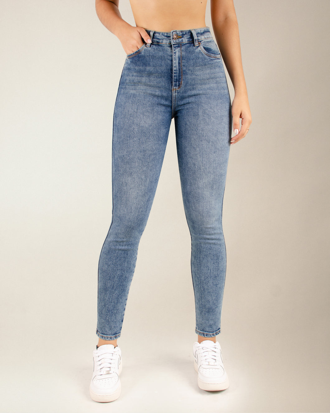 JEAN SKINNY STRETCH TIRO ALTO 4213