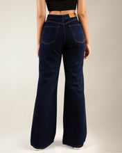 Cargar imagen en el visor de la galería, JEAN MOM FLARE RIGIDO TIRO ALTO 4224
