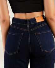 Cargar imagen en el visor de la galería, JEAN MOM FLARE RIGIDO TIRO ALTO 4224
