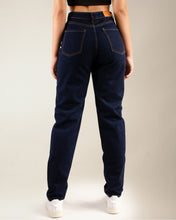 Cargar imagen en el visor de la galería, JEAN MOM FIT RIGIDO TIRO ALTO 4243
