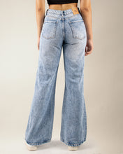 Cargar imagen en el visor de la galería, JEAN MOM FLARE RIGIDO TIRO ALTO 4258
