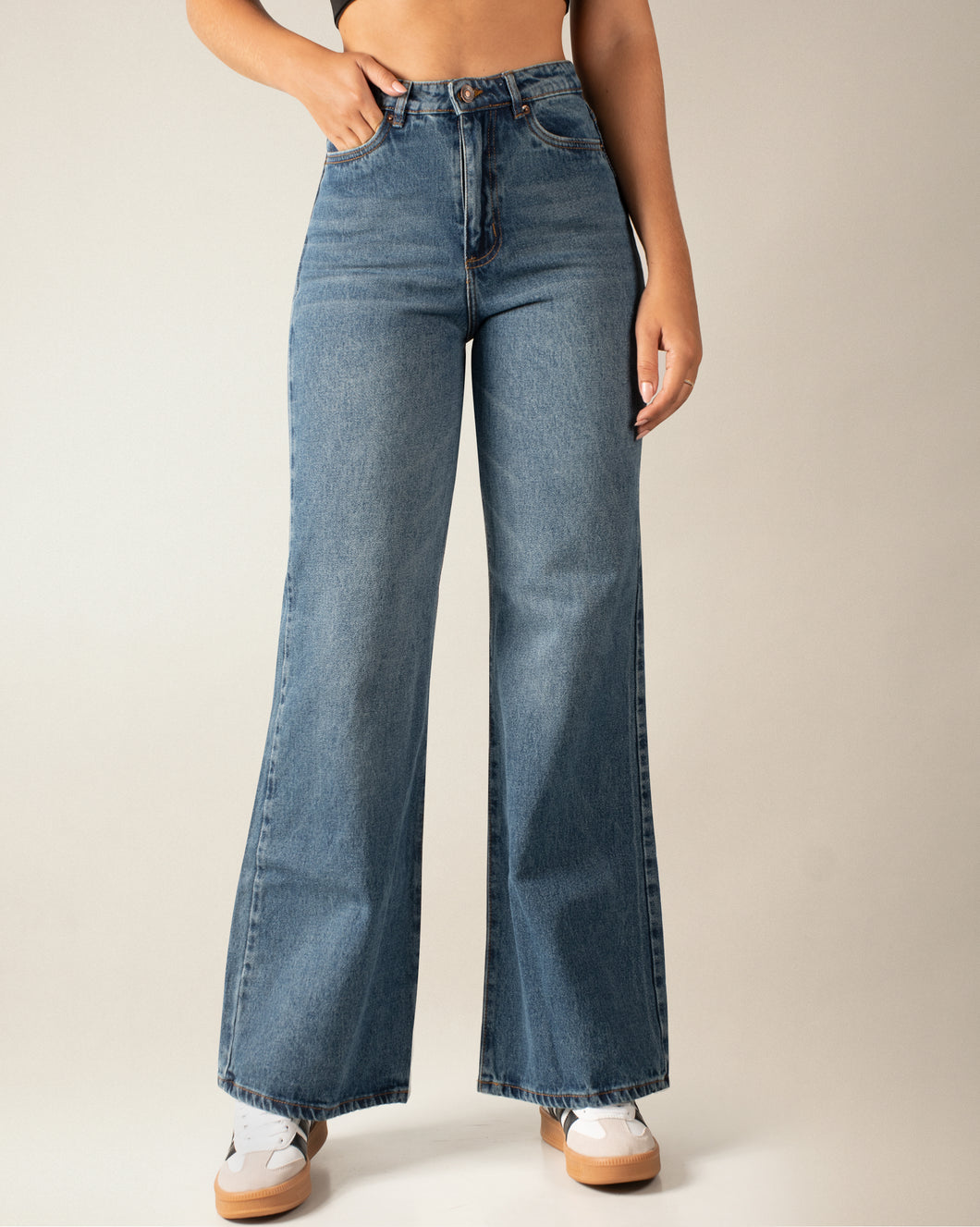 JEAN MOM FLARE RIGIDO TIRO ALTO 4261