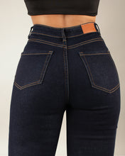 Cargar imagen en el visor de la galería, JEAN MOM FLARE STRETCH TIRO ALTO 4270
