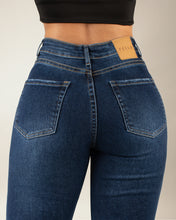 Cargar imagen en el visor de la galería, JEAN MOM FLARE STRETCH TIRO ALTO 4274
