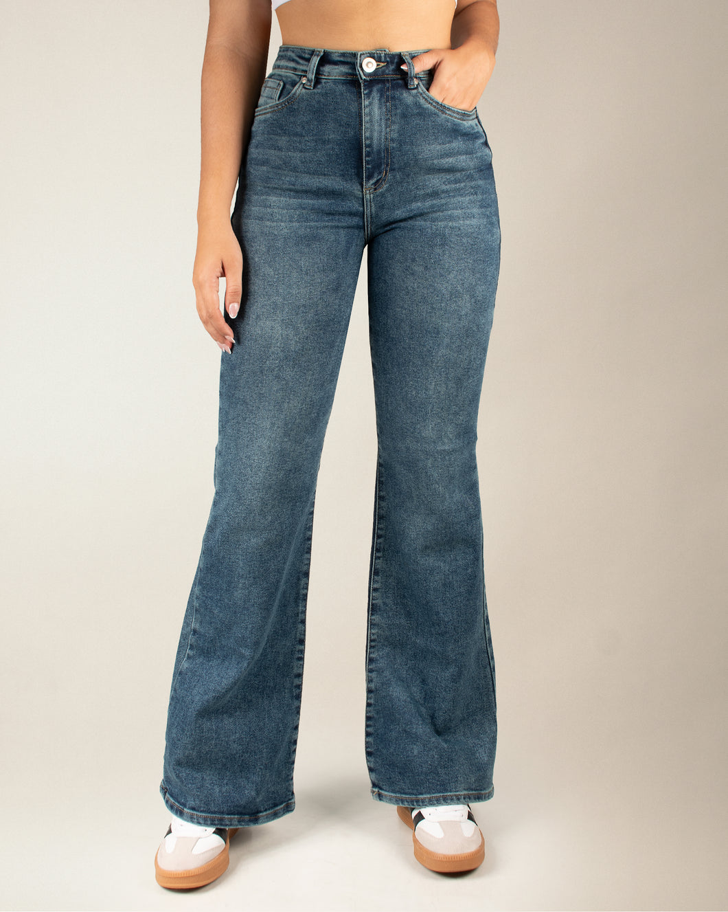JEAN MOM FLARE STRETCH TIRO ALTO 4275