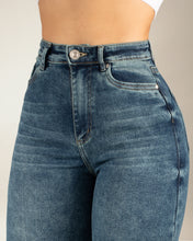 Cargar imagen en el visor de la galería, JEAN MOM FLARE STRETCH TIRO ALTO 4275
