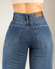 Cargar imagen en el visor de la galería, JEAN MOM FLARE RIGIDO TIRO ALTO 4279
