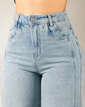 Cargar imagen en el visor de la galería, JEAN STRAIGHT LENGHT RIGIDO TIRO ALTO 4280
