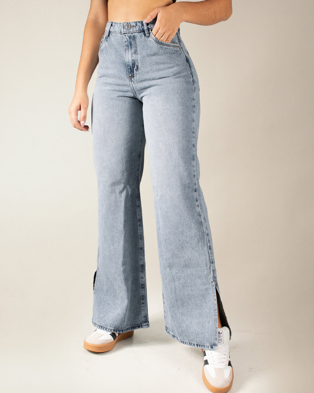 JEAN MOM FLARE RIGIDO TIRO ALTO 4288