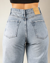 Cargar imagen en el visor de la galería, JEAN MOM FLARE RIGIDO TIRO ALTO 4288
