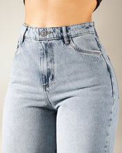 Cargar imagen en el visor de la galería, JEAN MOM FLARE RIGIDO TIRO ALTO 4288
