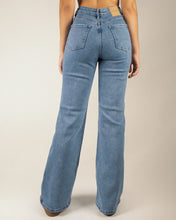 Cargar imagen en el visor de la galería, JEAN MOM FLARE STRETCH TIRO ALTO 4307
