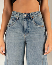 Cargar imagen en el visor de la galería, JEAN STRAIGHT LENGTH RIGIDO TIRO ALTO 4326
