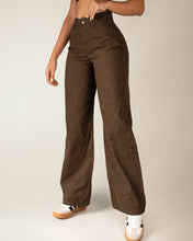 Cargar imagen en el visor de la galería, PANTALON STRAIGHT LENGTH RIGIDO TIRO MEDIO 4330
