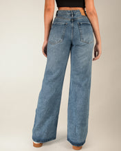 Cargar imagen en el visor de la galería, JEAN MOM FLARE RIGIDO TIRO ALTO 4333
