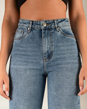 Cargar imagen en el visor de la galería, JEAN MOM FLARE RIGIDO TIRO ALTO 4333
