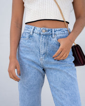 Cargar imagen en el visor de la galería, JEAN MOM FIT RIGIDO TIRO ALTO 4202
