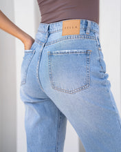 Cargar imagen en el visor de la galería, JEAN MOM FIT RIGIDO TIRO ALTO 4205
