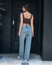 Cargar imagen en el visor de la galería, JEAN STRAIGHT LENGHT RIGIDO TIRO ALTO 4285
