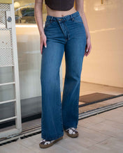 Cargar imagen en el visor de la galería, JEAN MOM FLARE RIGIDO TIRO ALTO 4279
