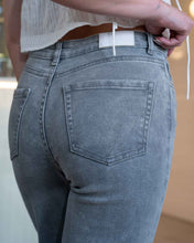 Cargar imagen en el visor de la galería, JEAN STRAIGHT STRETCH TIRO ALTO 4282
