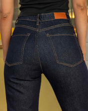 Cargar imagen en el visor de la galería, JEAN MOM FLARE RIGIDO TIRO ALTO 4332
